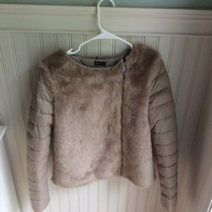 Women’s Stile Benetton jacket sz 8. Faux fur beige